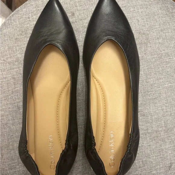 Calvin Klein Black Pointed Flats - Picture 1 of 3